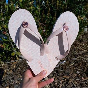 🎀Michael Kors Pink MK logo sandals🎀